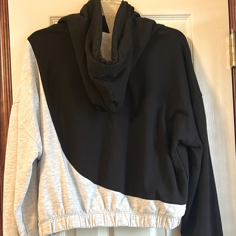 Tommy Hilfiger Black and Gray Cropped Hoodie. Excellent Condition - Picture 5 of 5
